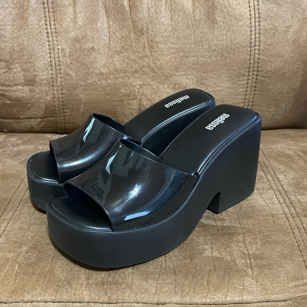 NEW Melissa POSH Glossy Black Platform Mules - Picture 9 of 13
